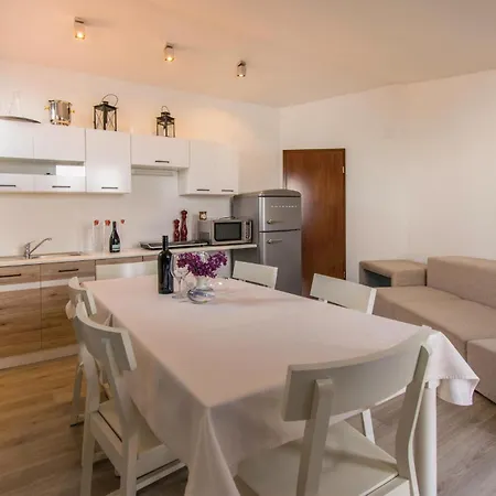 2 Bedroom Amazing In *