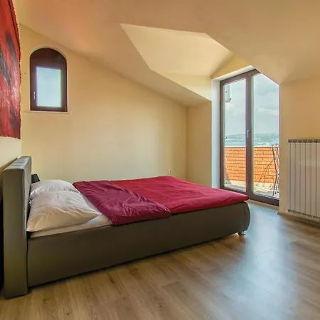 2 Bedroom Amazing In Apartman Koper